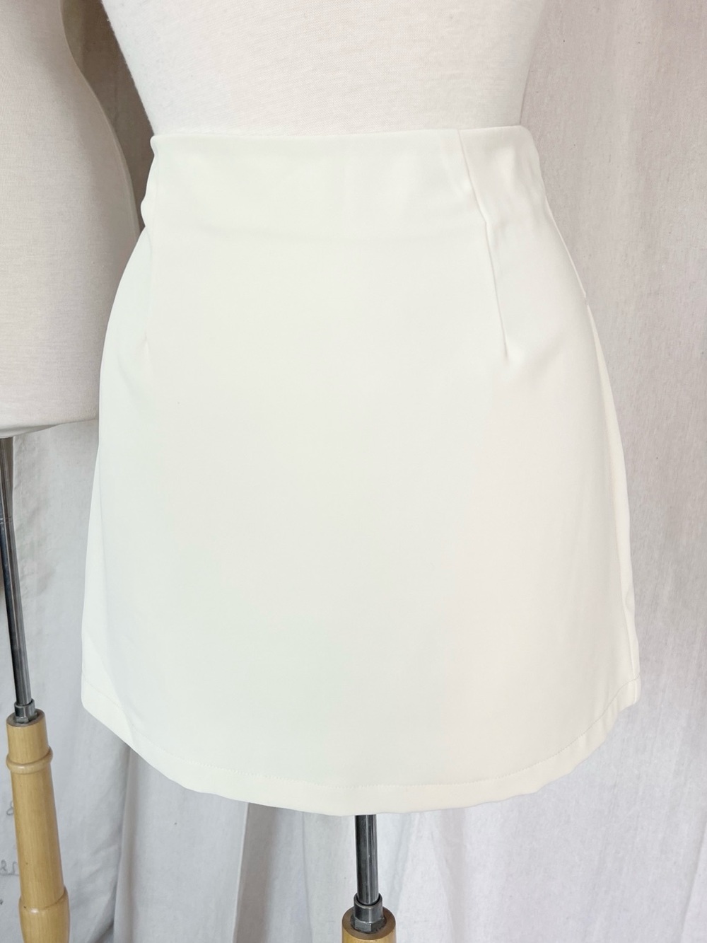 Classic White Mini Skirt